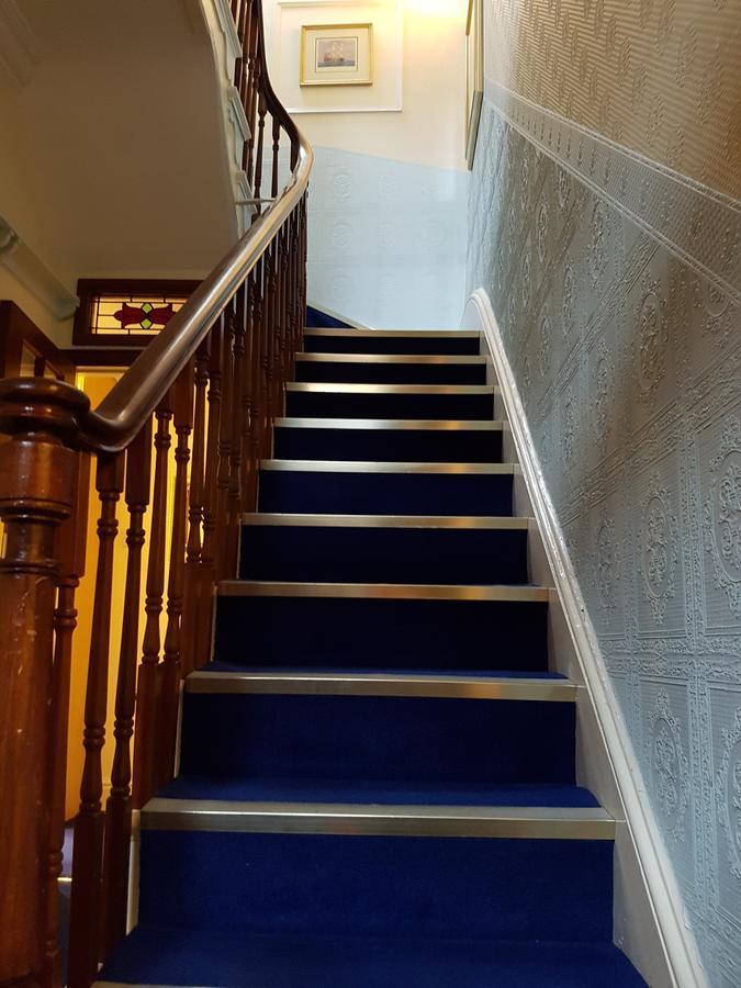 Alexandra Lodge Guest House Честер Экстерьер фото