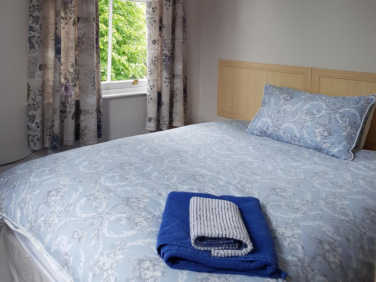 Alexandra Lodge Guest House Честер Экстерьер фото