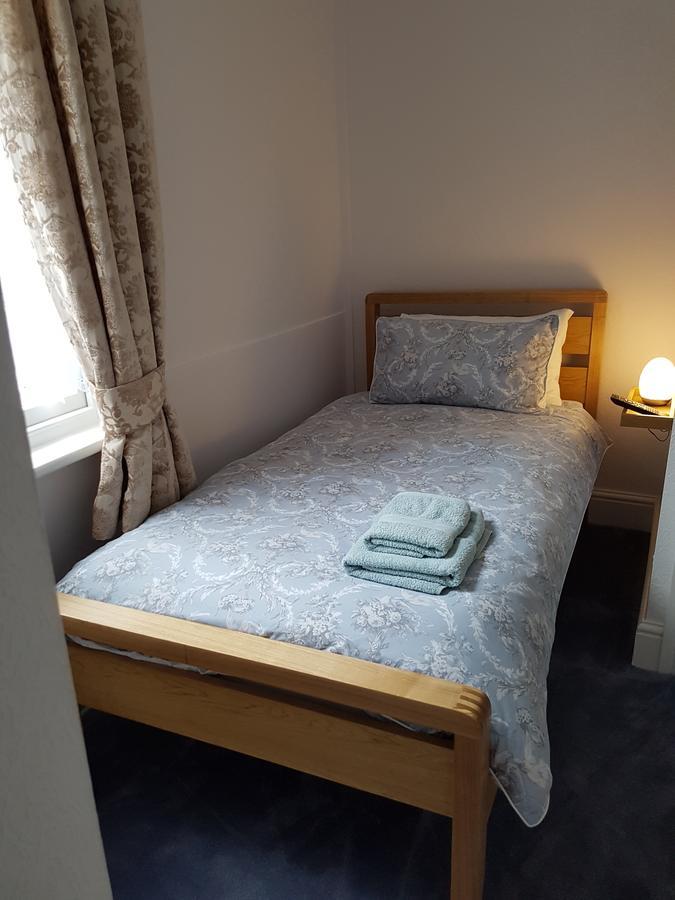 Alexandra Lodge Guest House Честер Экстерьер фото