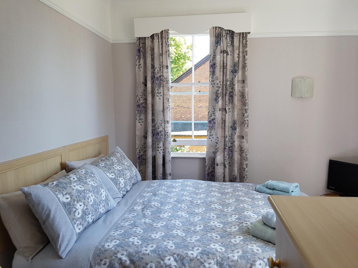 Alexandra Lodge Guest House Честер Экстерьер фото