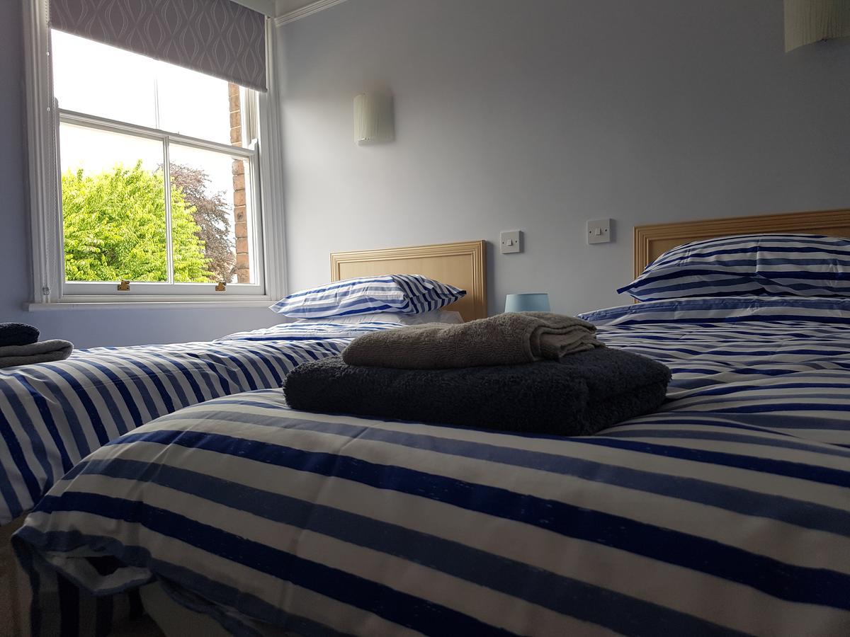 Alexandra Lodge Guest House Честер Экстерьер фото